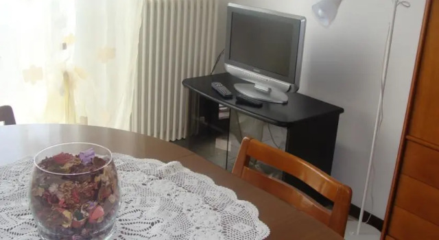 Blue Residence - Lake Como - WiFi Free, Book Apartment Hotels in Bellano with Parking, Parking