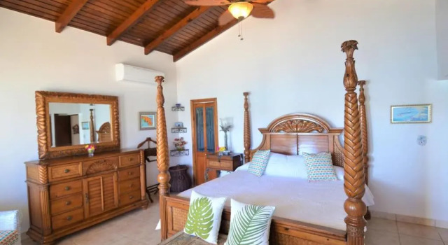 Caribbean Chic ocean front home 3 min to beach