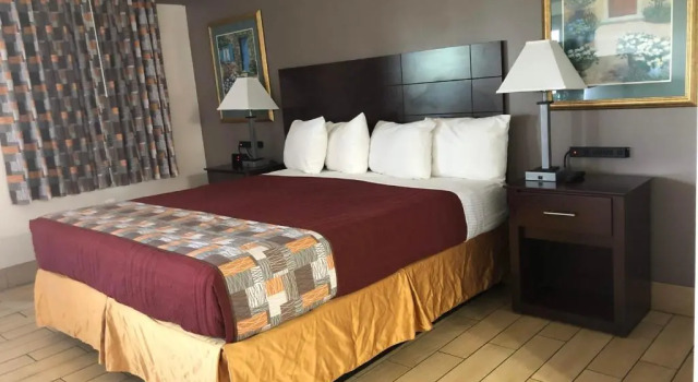 Номер Standard Sun Coast Inn