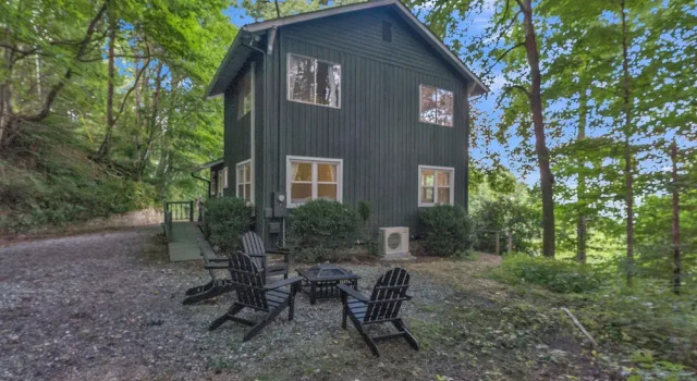 Номер Standard с 4 комнатами Blue Ridge Lookout Beautiful Modern Cabin - Nature Hikes And Pets Ok 4 Bedroom Cabin by RedAwning