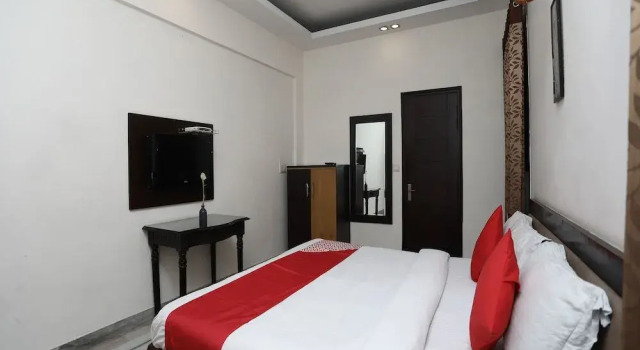 Hotel Yadu Residency, Забронировать Отель Отели Мератх с парковкой, Парковка