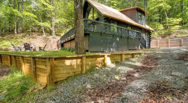 Коттедж 5 Mi to Helen: Hideaway w/ Deck & Grill!