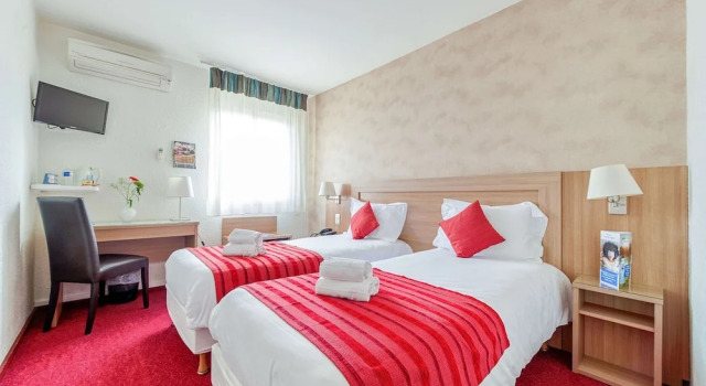 Номер Standard Brit Hotel Confort Castres