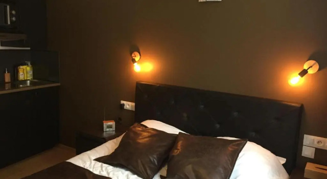 Студия Apparthôtel et chambres Lens