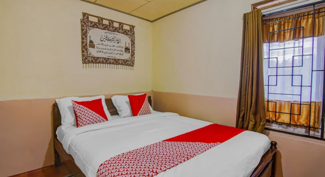 Номер Economy Reddoorz Syariah near tirtasari sonsang dan banto royo