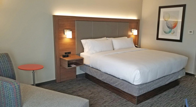 Двухместный номер Standard Holiday Inn Express Hotel & Suites Columbus by IHG