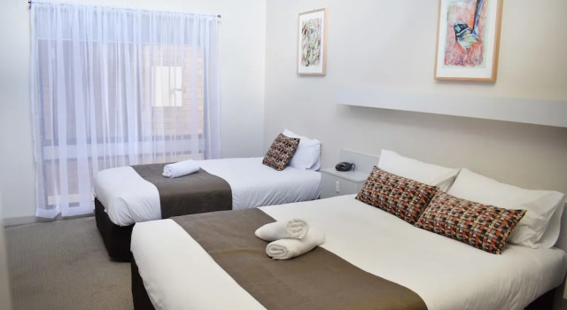 Четырёхместный номер Premium River Motel