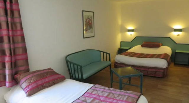 Трёхместный номер Standard Le Relais de Voisins