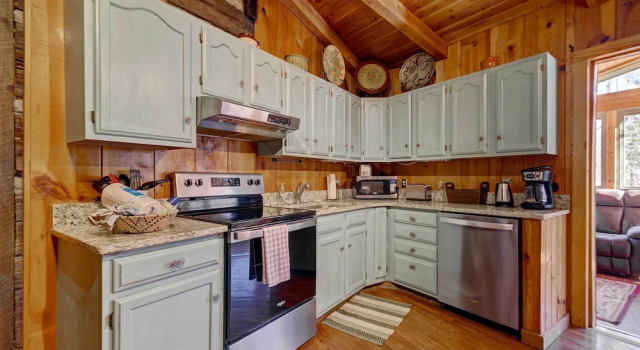 Коттедж с 2 комнатами Cozy Log Cabin: 6 Mi to Great Smoky Mtns NP!
