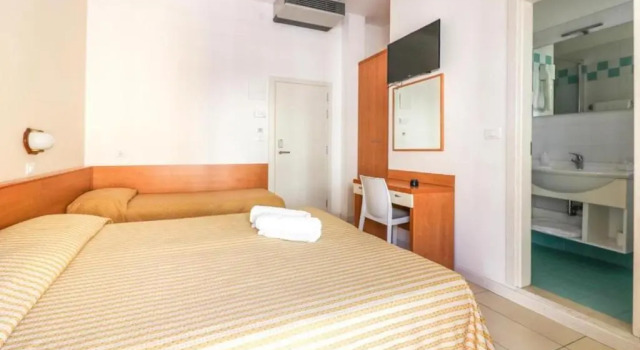 Трёхместный номер Standard с видом на бассейн Hotel Jesulum