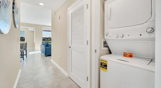 Stunning Lakeview Condo w FREE Resort Access, Rezerwuj Ośrodek wypoczynkowy Kissimmee Kissimmee