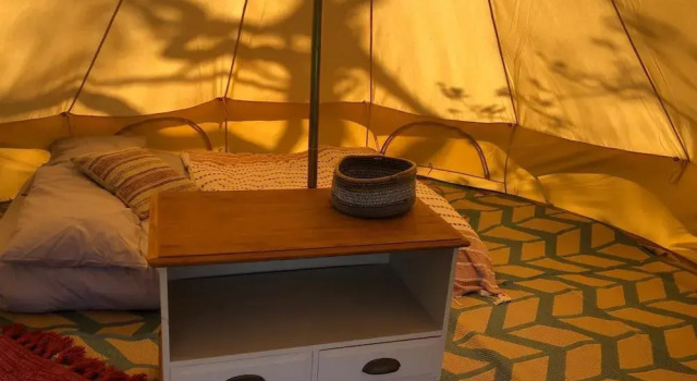 Bell Tent , Carreglwyd Estate, Anglesey, Book Feriehus Villaer i Llanfaethlu, Villa