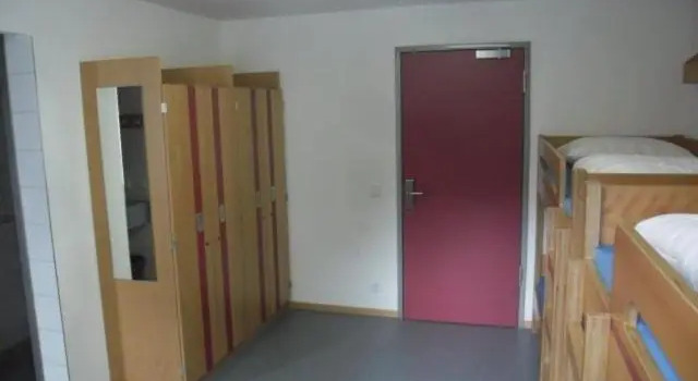 Кровать в общем номере (мужской номер) DJH Jugendherberge Mannheim International