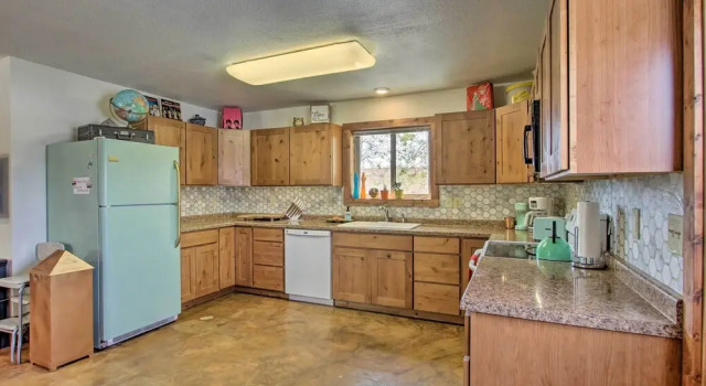 Апартаменты Chic Retro Retreat in Choteau: Walk to Dtwn!