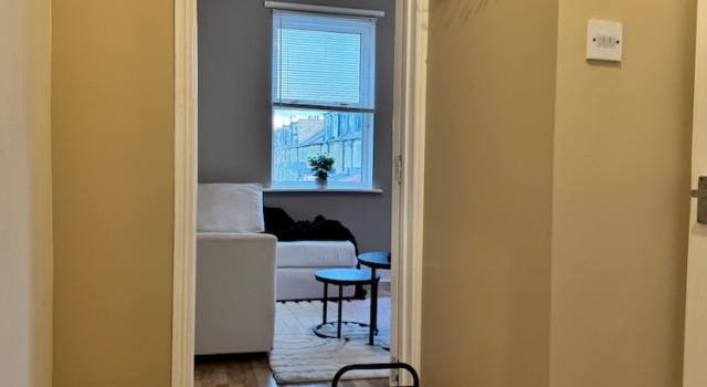 London City Apartment - Modern & Cozy Stay