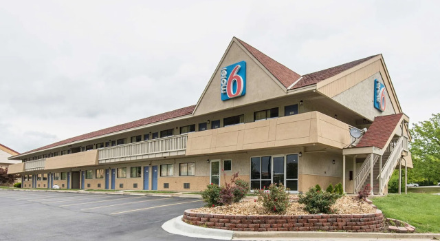 Motel 6 - Overland Park, Rezervați Motel Overland Park 