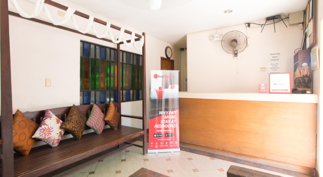 RedDoorz @ Pantay Daya Vigan - Vaccinated Staff, Rezerwuj Hotel Hotele w Ilocos Region z parkingiem, Parking