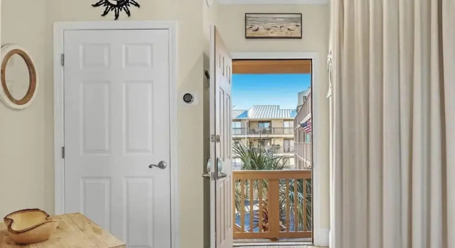 Апартаменты 1 bed Beach Pools Waterfront Boating Palmaway