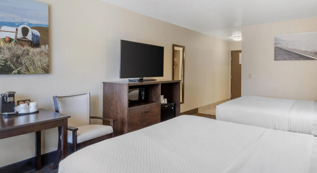 Четырёхместный номер Standard Best Western Sunridge Inn & Conference Center