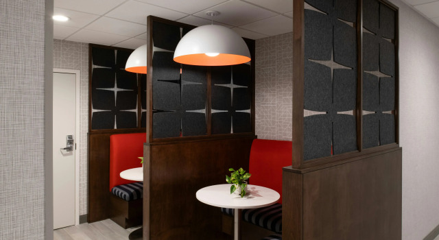 Hampton Inn & Suites - Cape Cod / West Yarmouth, Rezerwuj Hotel Hotele w New England z basenem, Basen