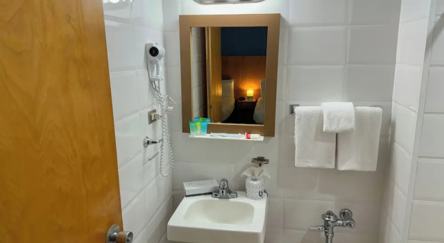 Четырёхместный номер Standard Ficus Hotel