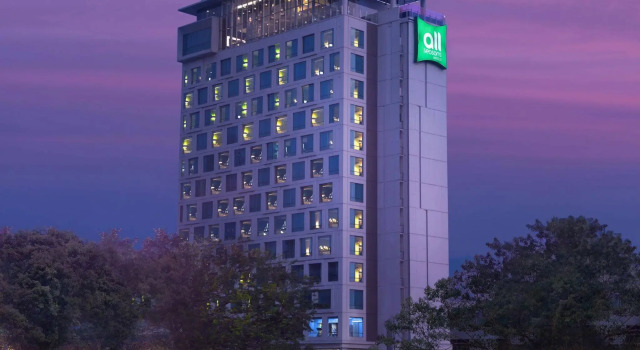 All Seasons Jakarta Thamrin, Book Hotel Hotels in Jakarta with Parking, Parking