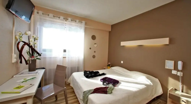 Номер Comfort Logis Hôtel de la Bruyere