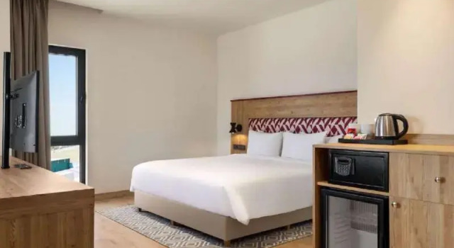 Люкс Deluxe с балконом Отель Ramada Encore by Wyndham Zomin