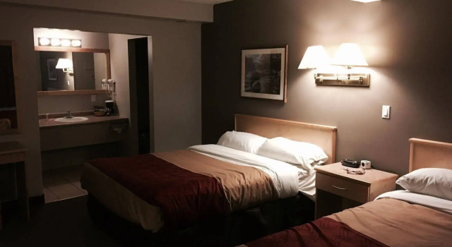 Econo Lodge, Boek Hotel SPA-hotels in Golden, SPA