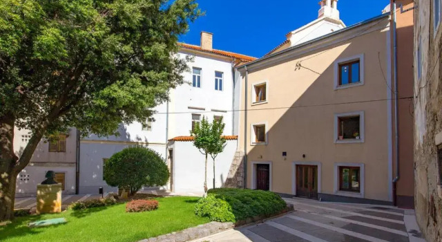 Kuća za odmor Štefanac, Book Hotel Hoteller i Senj med parkering, Parkering