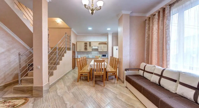 Коттедж с 4 комнатами Villa Anet