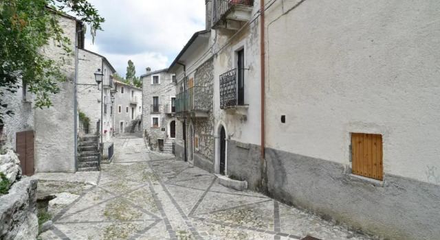 Stone House in Majella Park, Book Hotel Hotels in Abruzzo with Parking, Parking