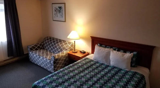 Номер Standard Moosomin Country Squire Inn