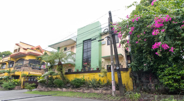 RedDoorz near Mariners Legazpi, Prenota Hotel Legazpi Luzon