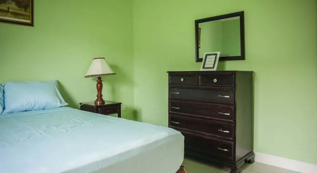 Jamaica Shades at Cool Shades, Rezervasyon Villa Plantation Village Jamaika