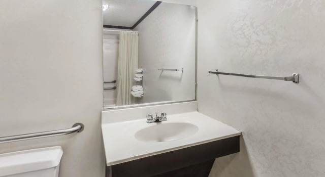 Двухместный люкс Knights Inn Racine