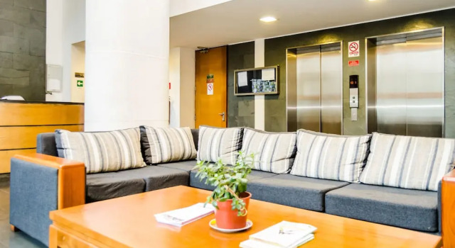 Apartamentos Santa Beatriz Suites, Забронировать Апартаменты/квартира Отели Сантьяго с парковкой, рядом с Станция метро Manuel Montt, Парковка