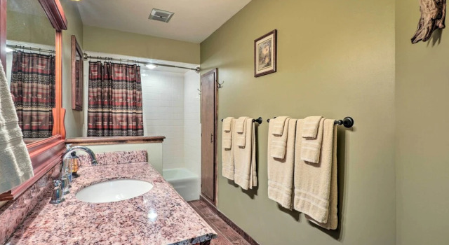 Апартаменты Kimberling City Home w/ Table Rock Lake Views!