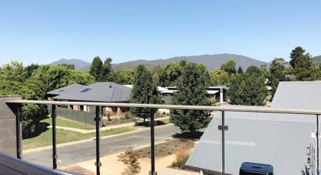 Mountain Mist Retreat - 5 Bedrooms, Book Apartment Bright 