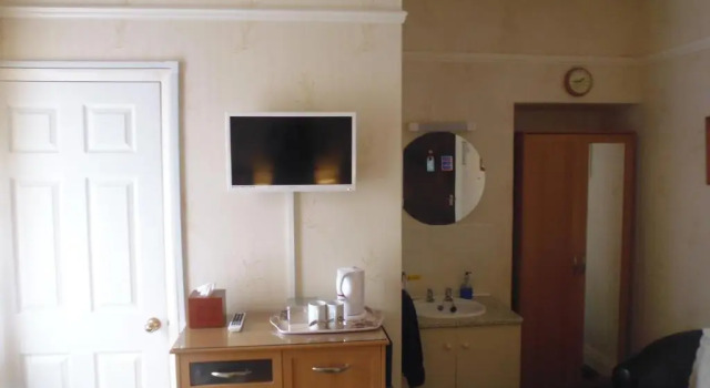 Номер Classic Home and Away Guesthouse