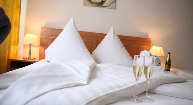 Hotel Pension Am Anger, Reservar Hotel Lichtenberg Berlim, perto de Tierpark Underground Station