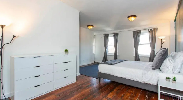 Номер Standard с 2 комнатами Expansive Loft Located in the Heart of Old City