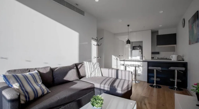Brand New APT with Sea Views in Heart of St Kilda, Book Hotel Melbourne 