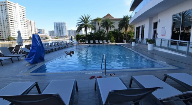 Коттедж Stunning Bay Views 2 Bed 2 Bath Residence @ Beachwalk
