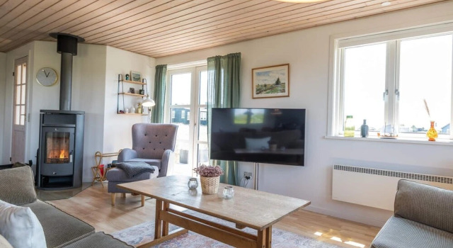 6 Person Holiday Home on a Holiday Park in Fanø, Rezervasyon Otel Fano Syddanmark, Fano Beaches yakınında