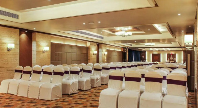 ZO Rooms Kankaria Maninagar, Rezervovat Hotel Hotely v Gujarat s parkováním, Parkování