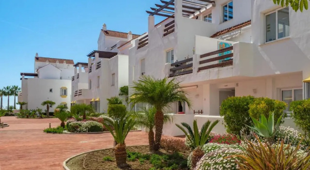 2275-Superb new apt on Valle Romano, golf view