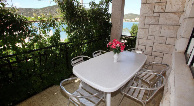 Apartments Mar, Забронировать Апартаменты/квартира Винишче Trogir Riviera, рядом с Пляж Купиница