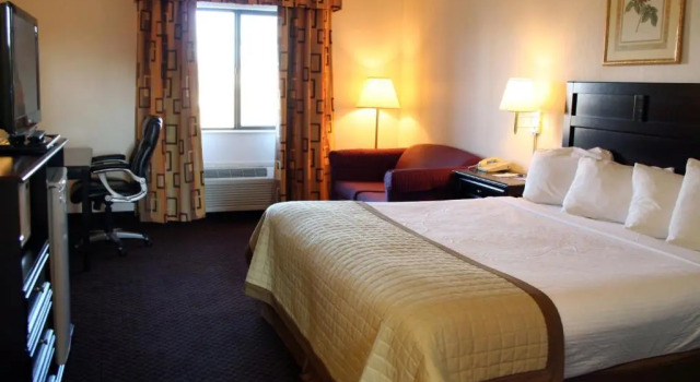 Номер Standard Baymont by Wyndham Battle Creek Downtown