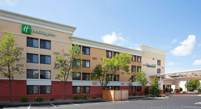 Holiday Inn Bloomington Airport South Mall Area by IHG, Varaa Hotelli Hotellit Minnesota pysäköinnillä, Pysäköinti